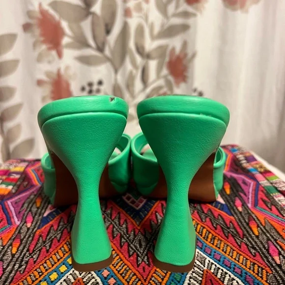 Amazing Green Heels 👠 - Picture 4 of 4